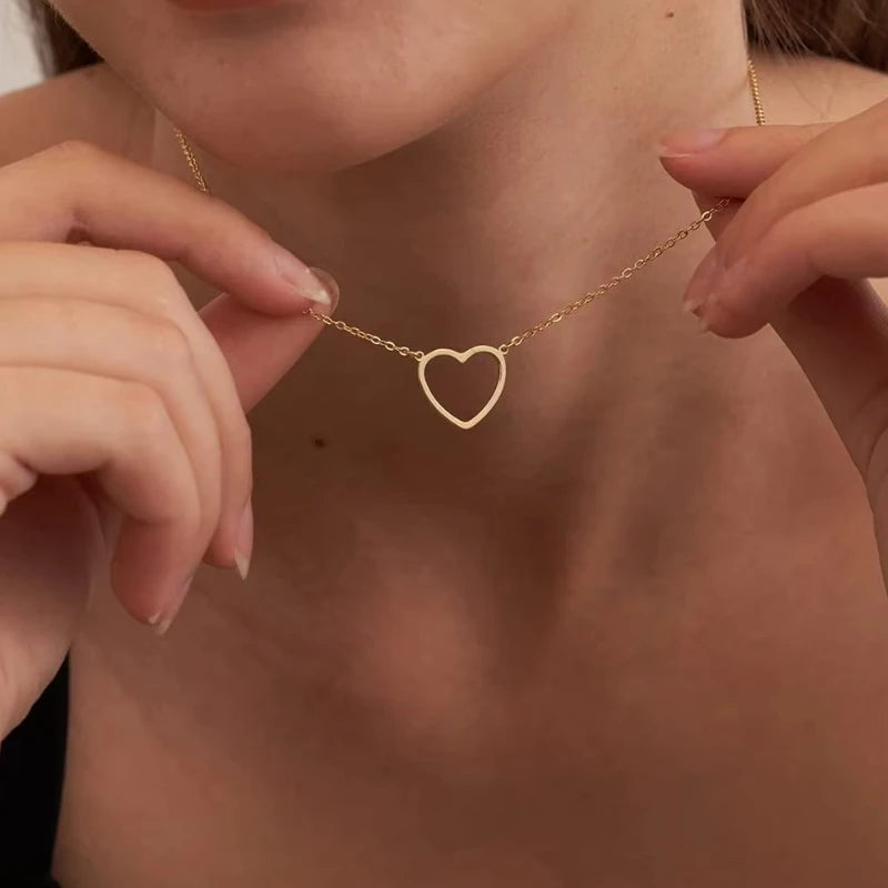 Hollow Heart Pendant Necklace – Minimalist Stainless Steel Jewelry for Couples